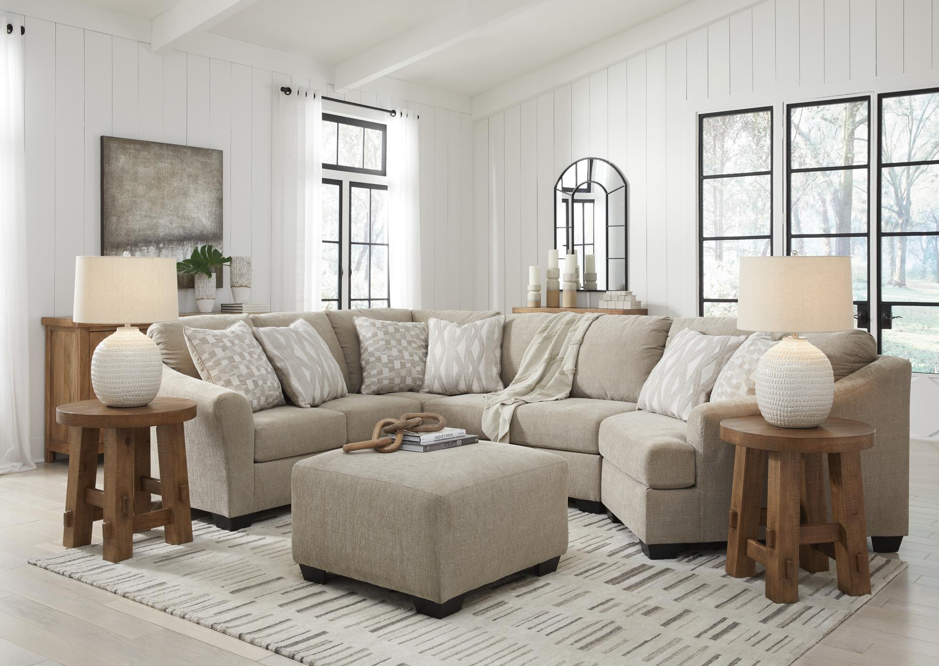 Brogan Bay Sectional image 1