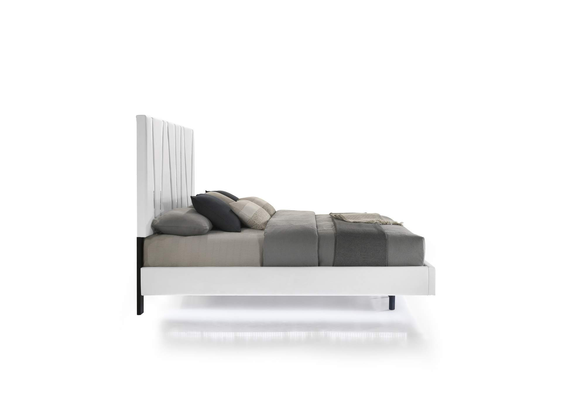 Europa - California King Bed With 2 Nightstand And Panels