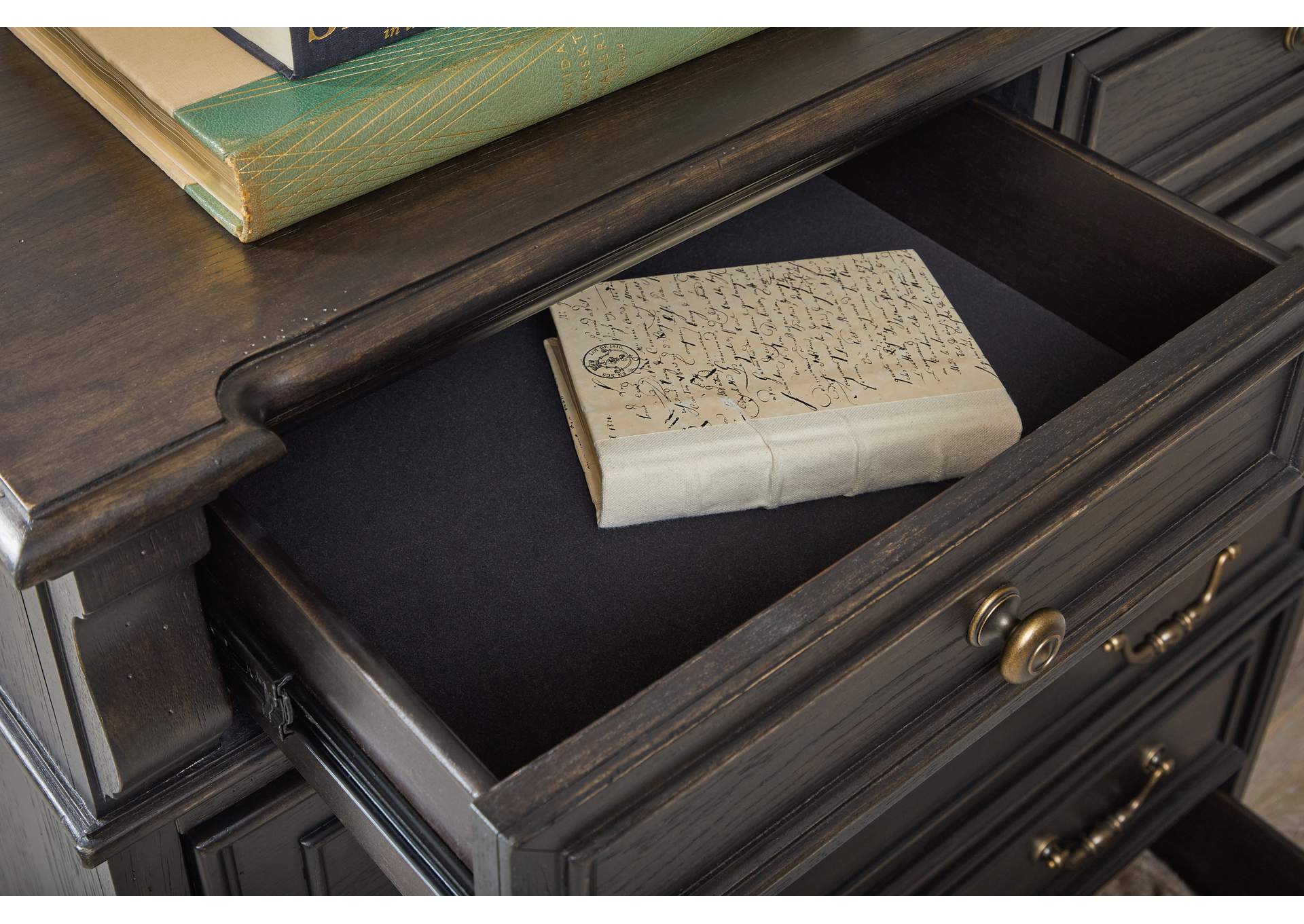 Hickory Creek 6 Drawer Chest image 8