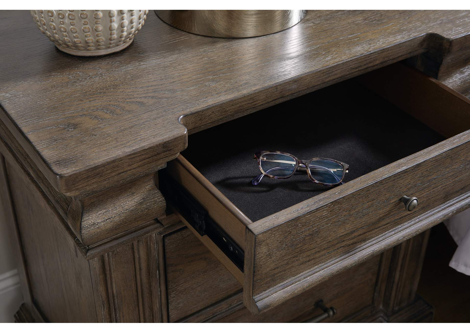 Madison Ridge Brown 10 Drawer Dresser image 9