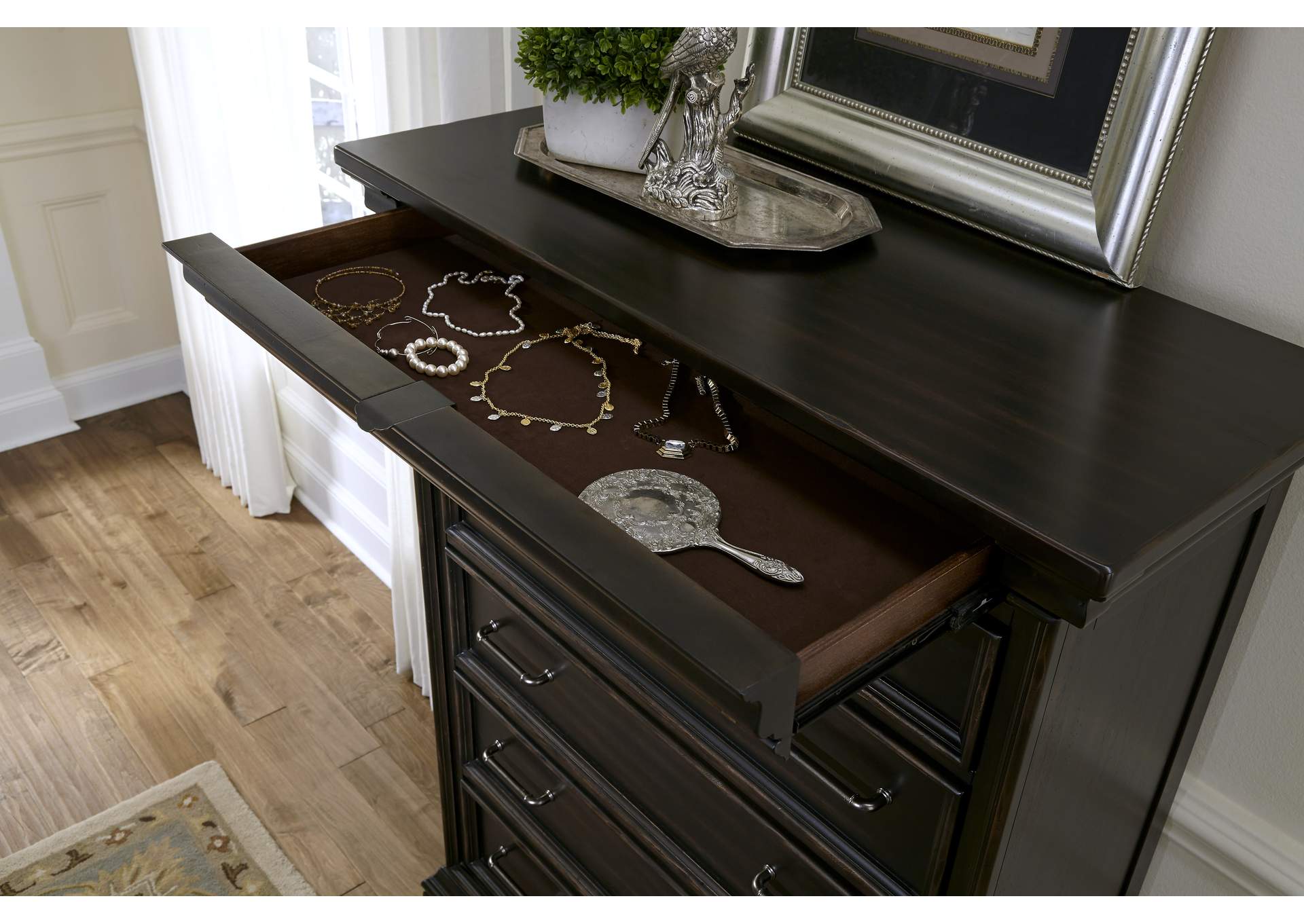 Caldwell 6 Drawer Chest image 4