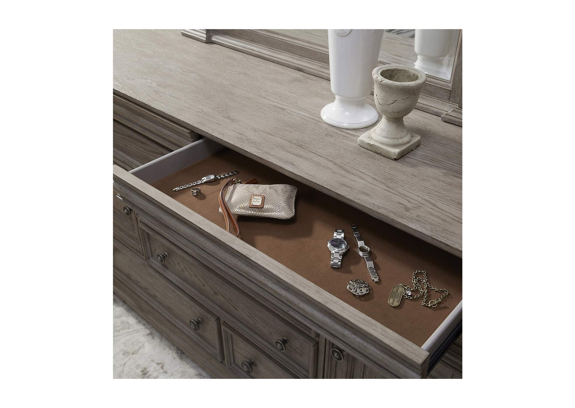 Kingsbury Dresser and Mirror image 5