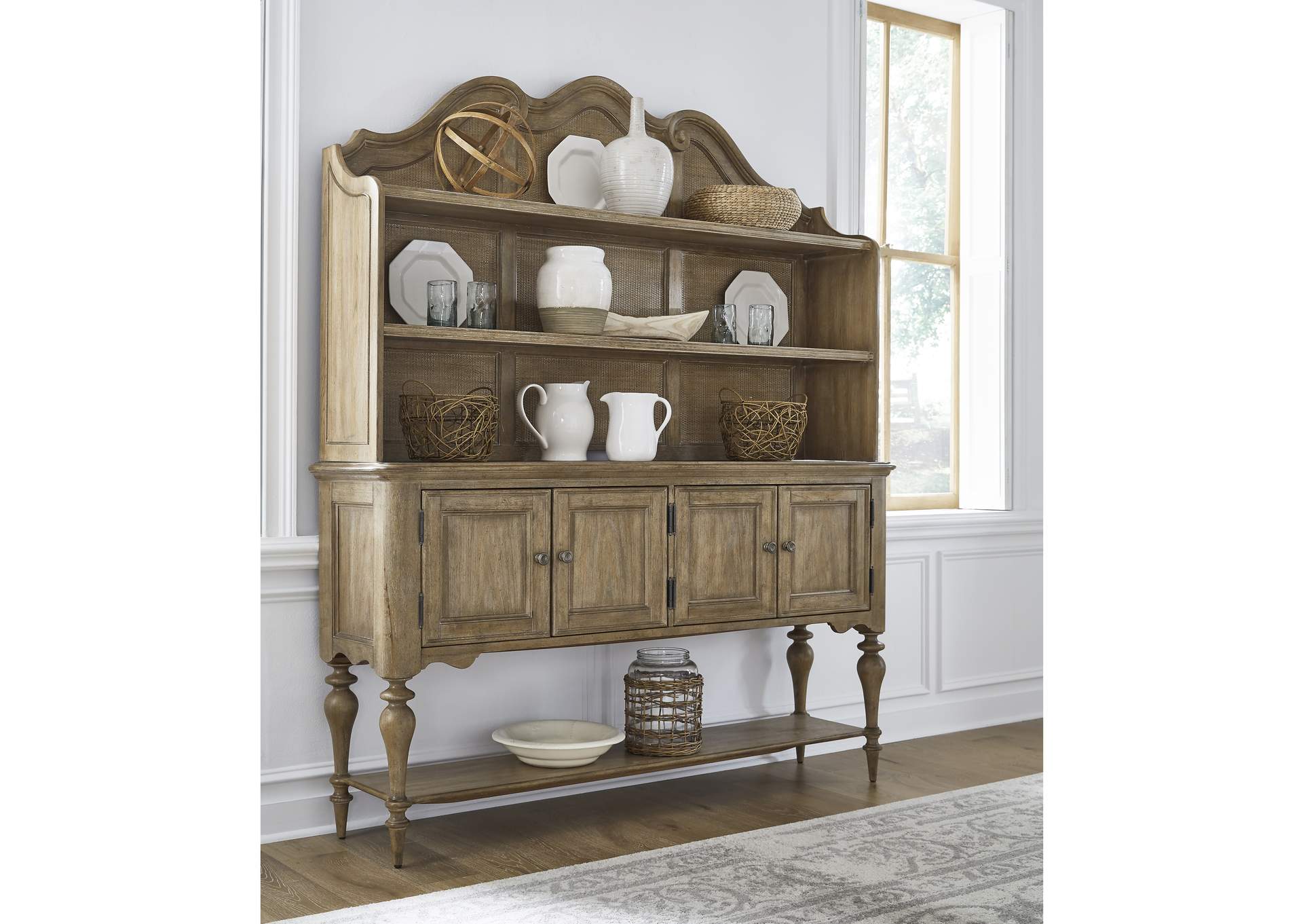 Weston Hills Sideboard image 8