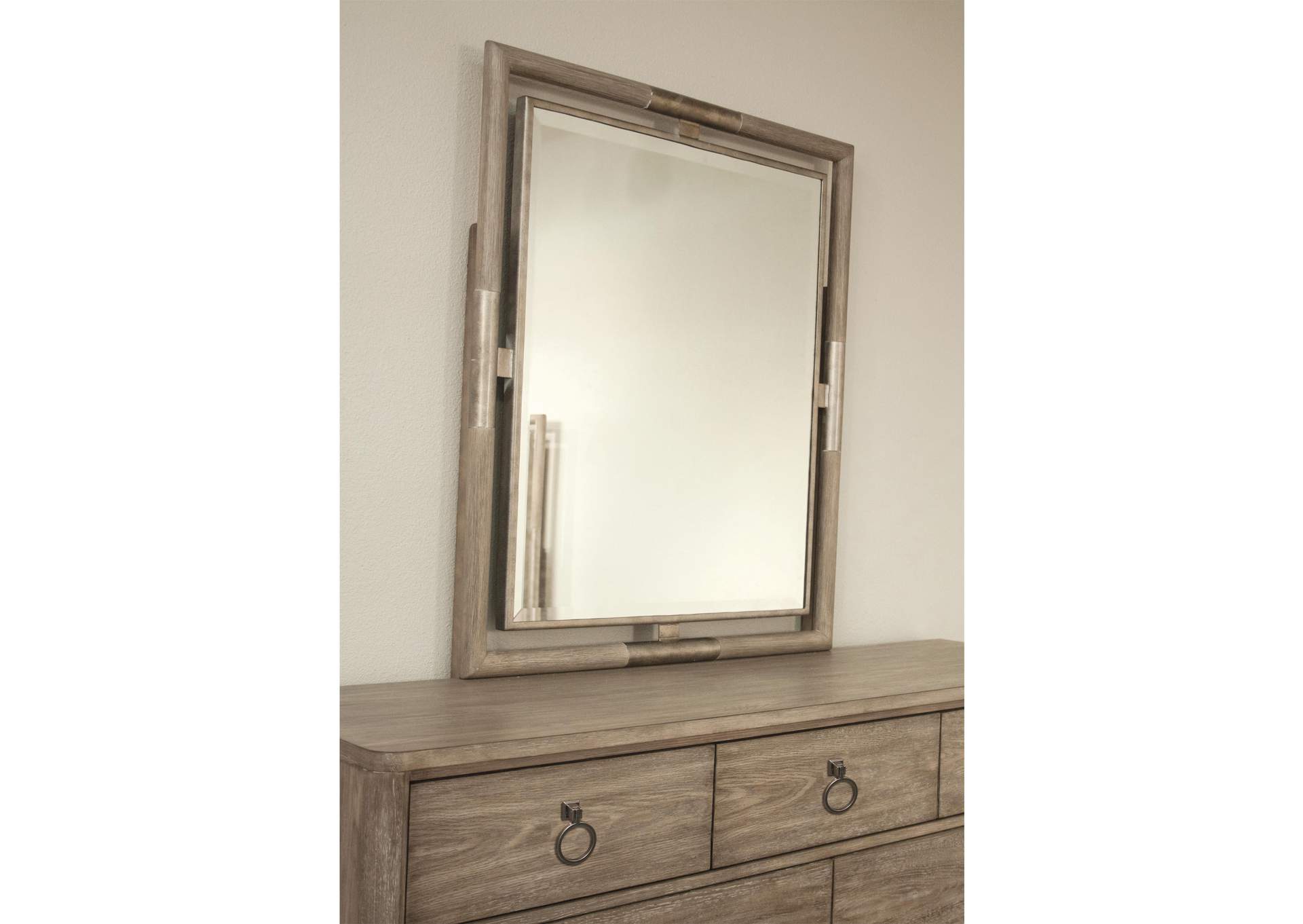 Sophie Dresser image 7