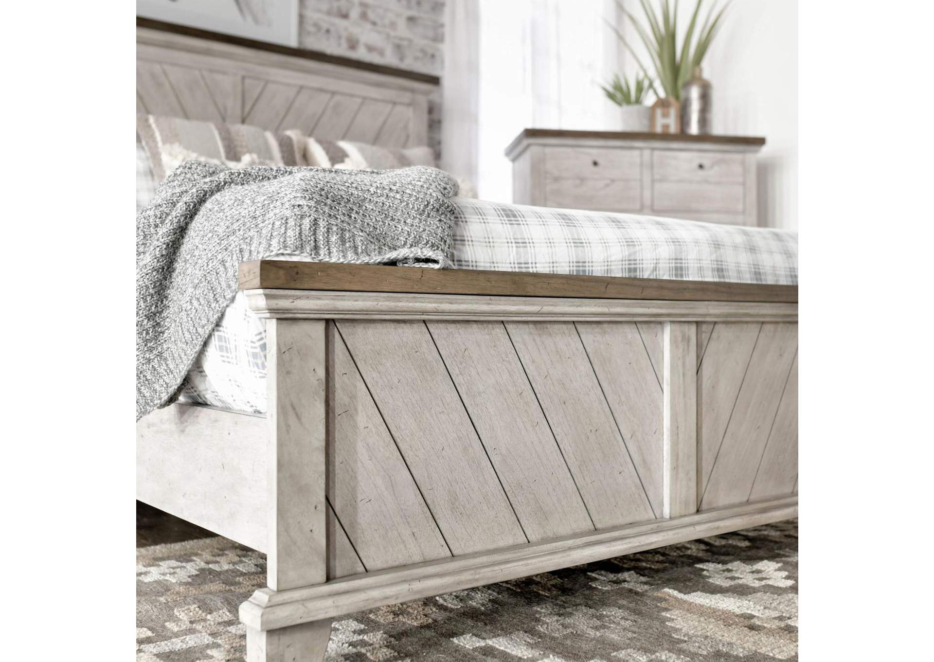 Bear Creek Queen Bed image 6