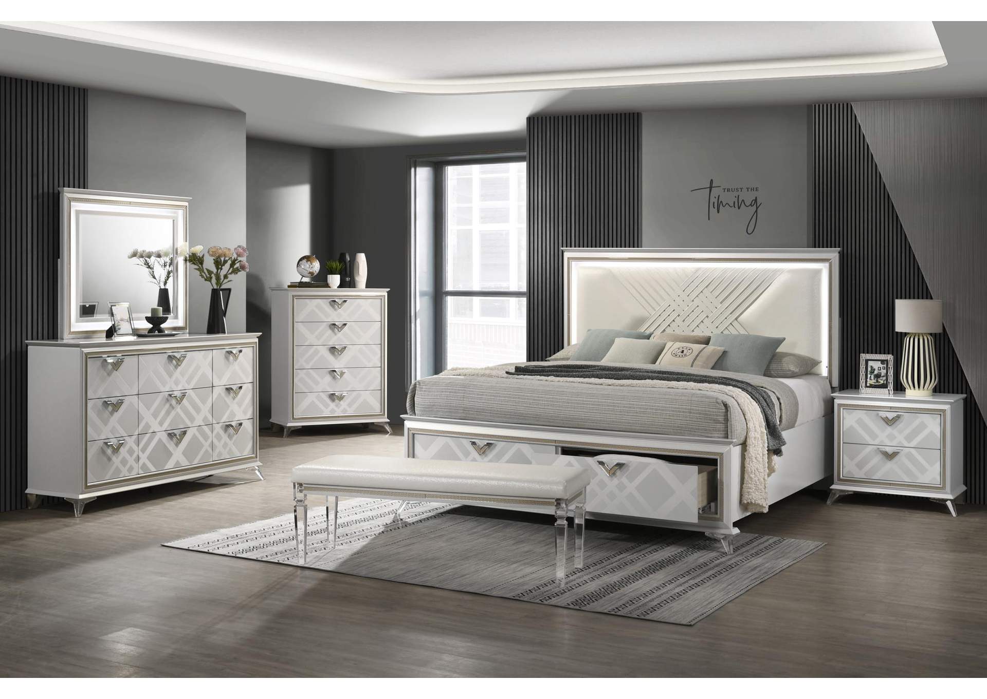 King 3 Piece Bedroom Set With Bed, Dresser, and Mirror image 1