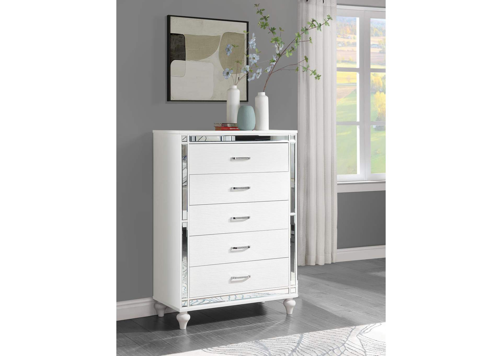 White Gloss Chest image 1