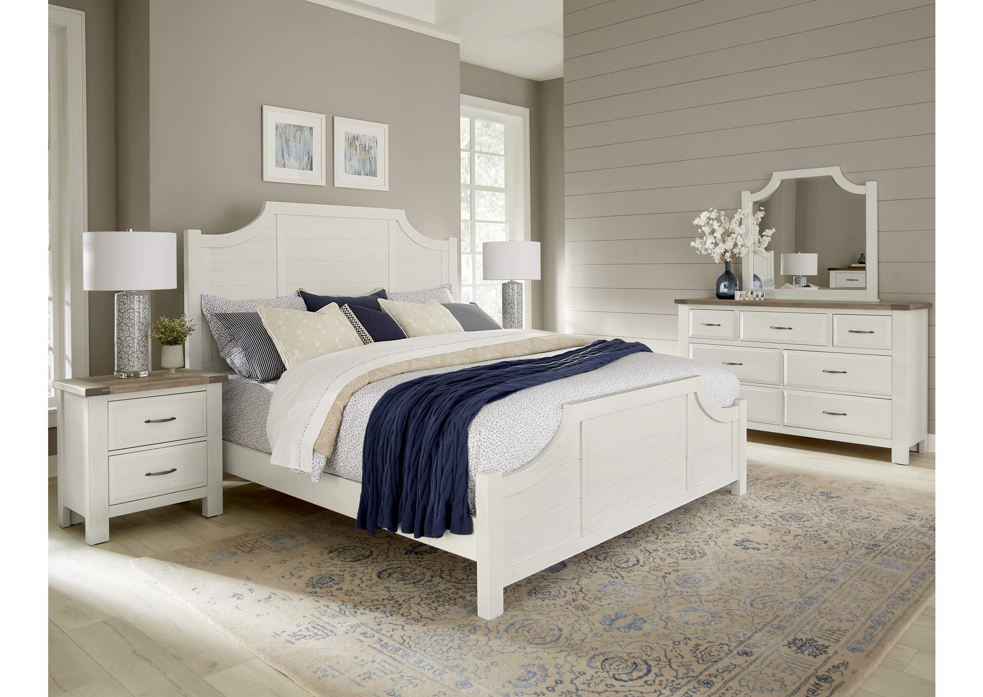 Queen Scalloped Bed 
