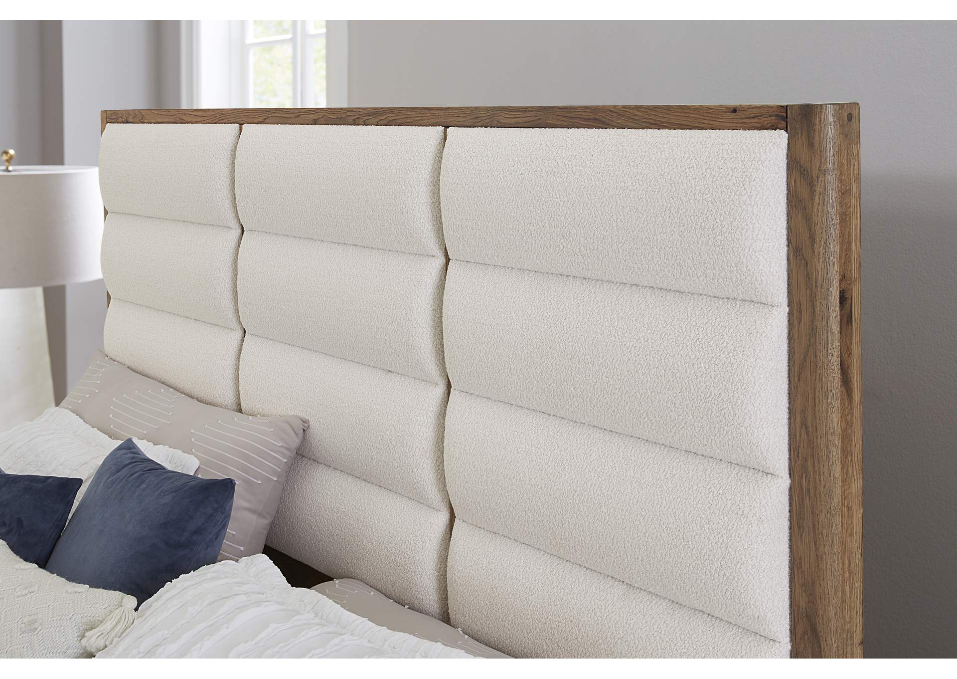 Crafted Oak - Natural Erin'S King Uph - White