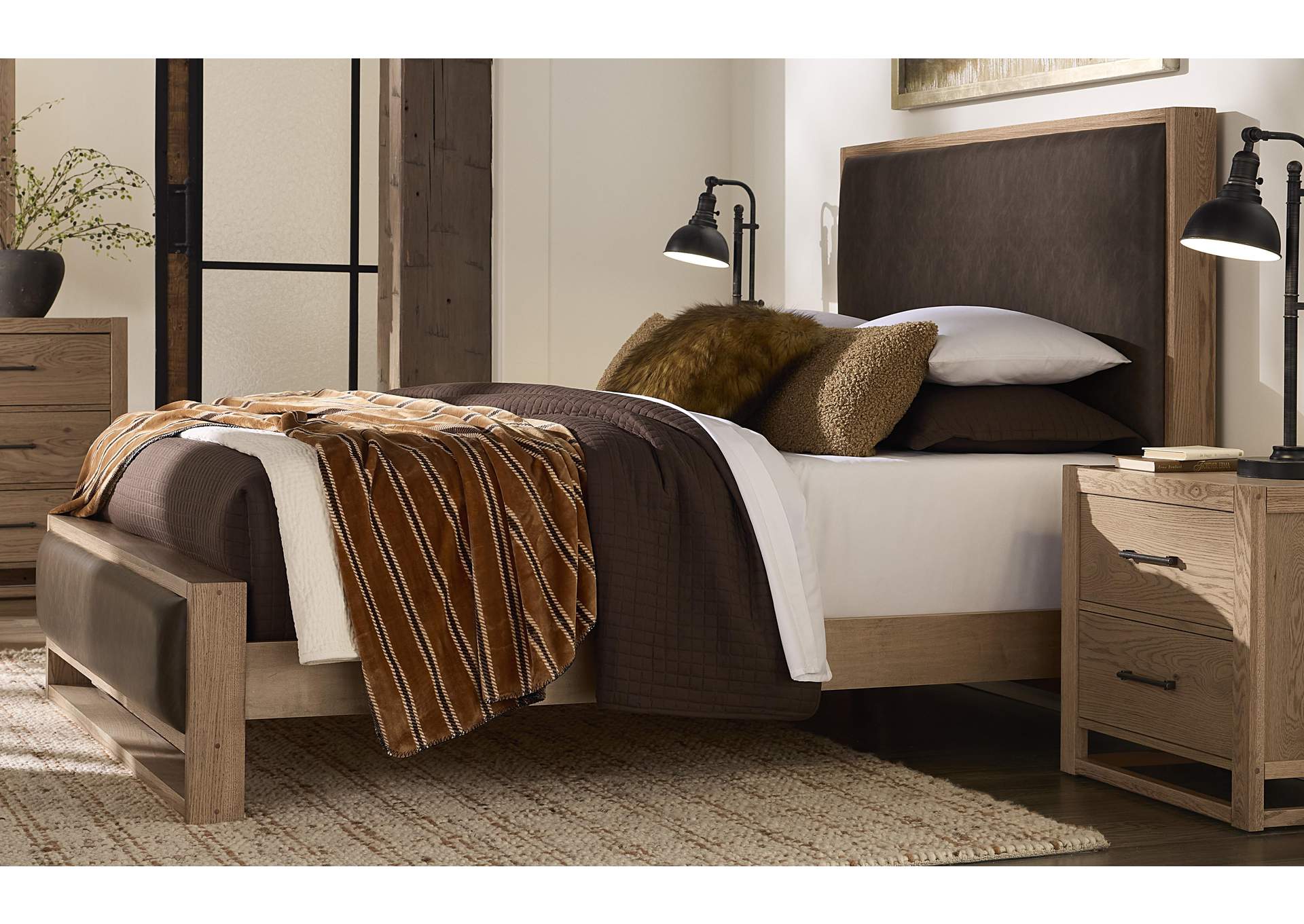 Lodge & Loft-Blond Oak Queen Upholstery Bed - Sedona Brown image 1