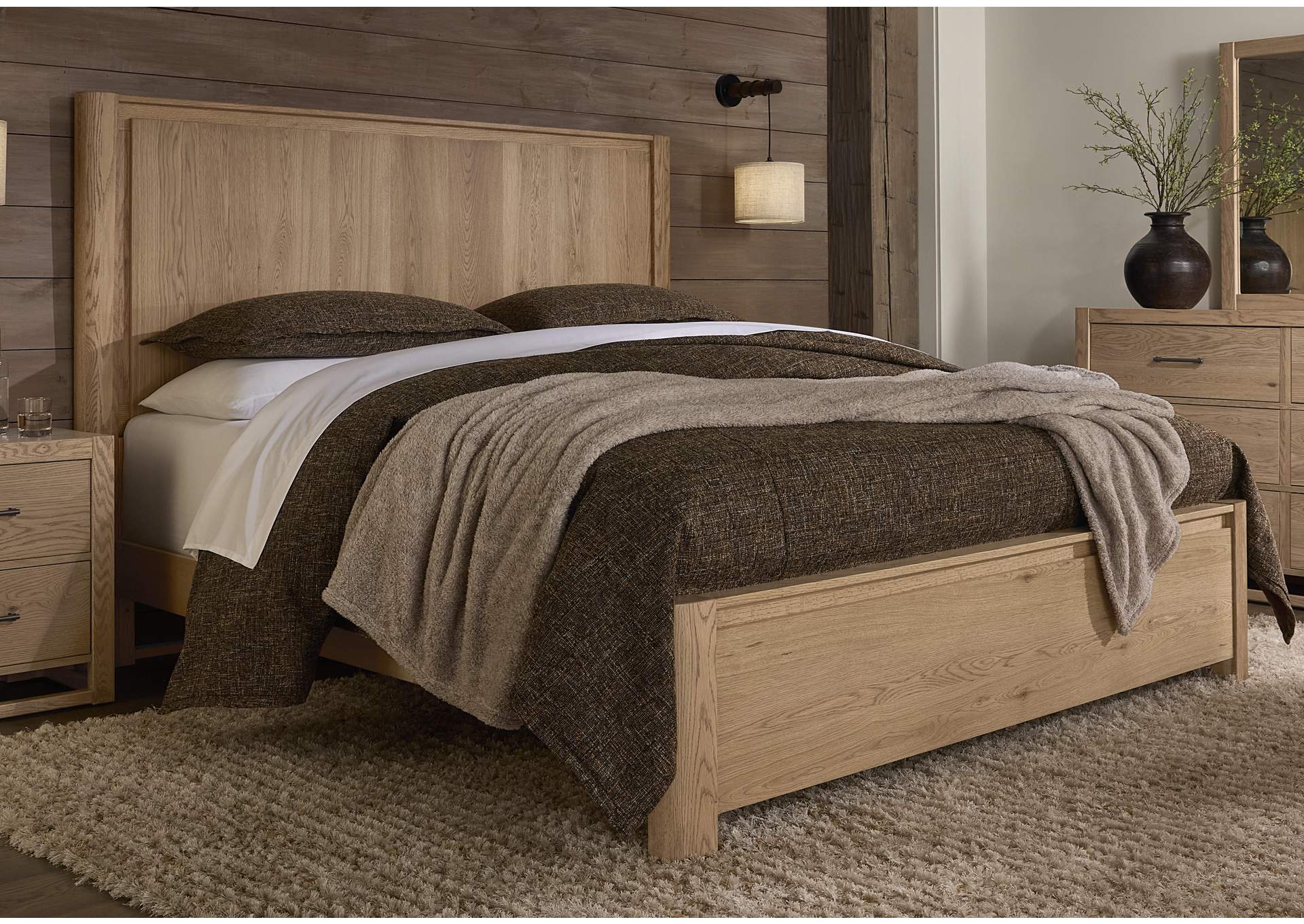 Lodge & Loft-Blond Oak Queen Radius Poster Bed image 1
