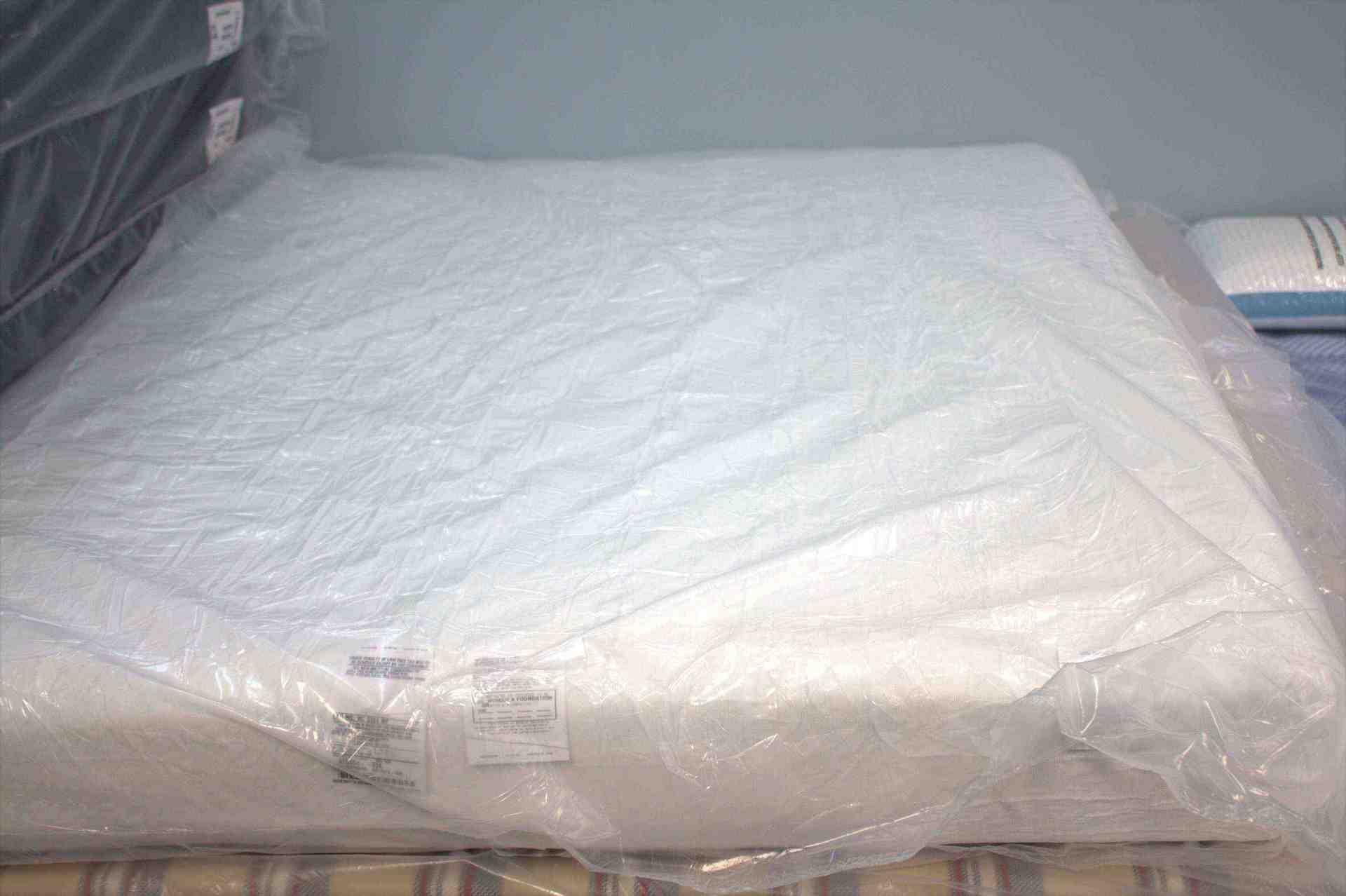 Serta 8" memory foam image 1