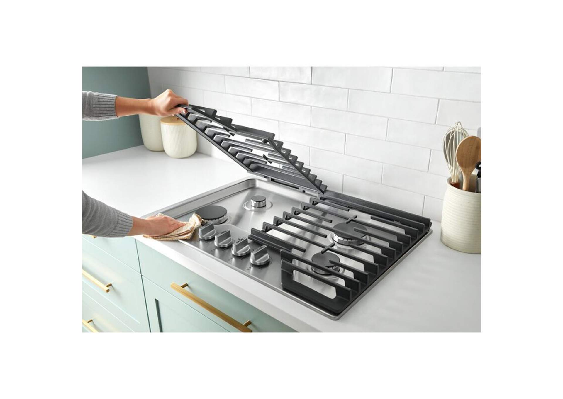 36-inch Gas Cooktop with EZ-2-Lift Hinged Cast-Iron Grates