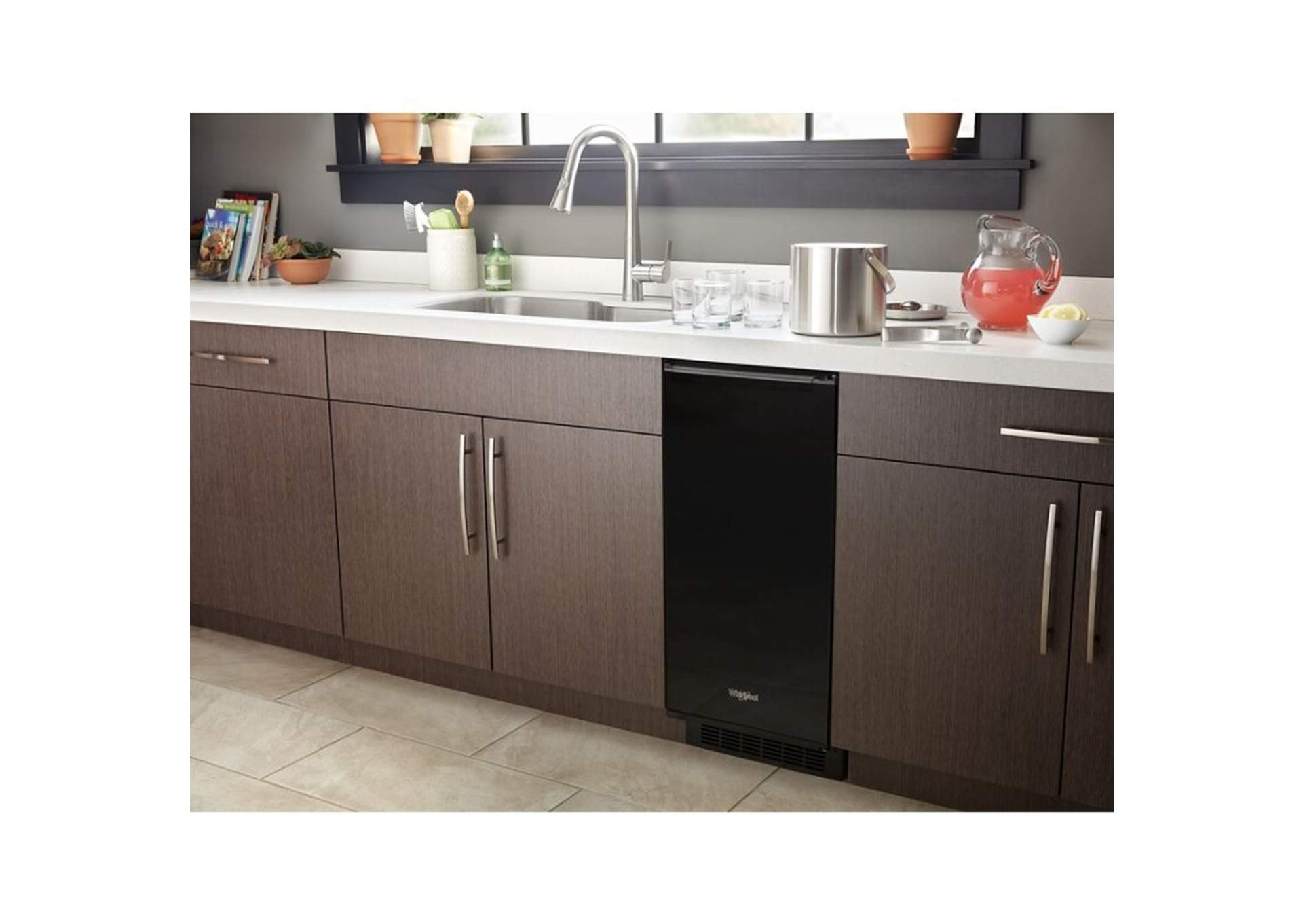 15-inch Icemaker with Clear Ice Technology