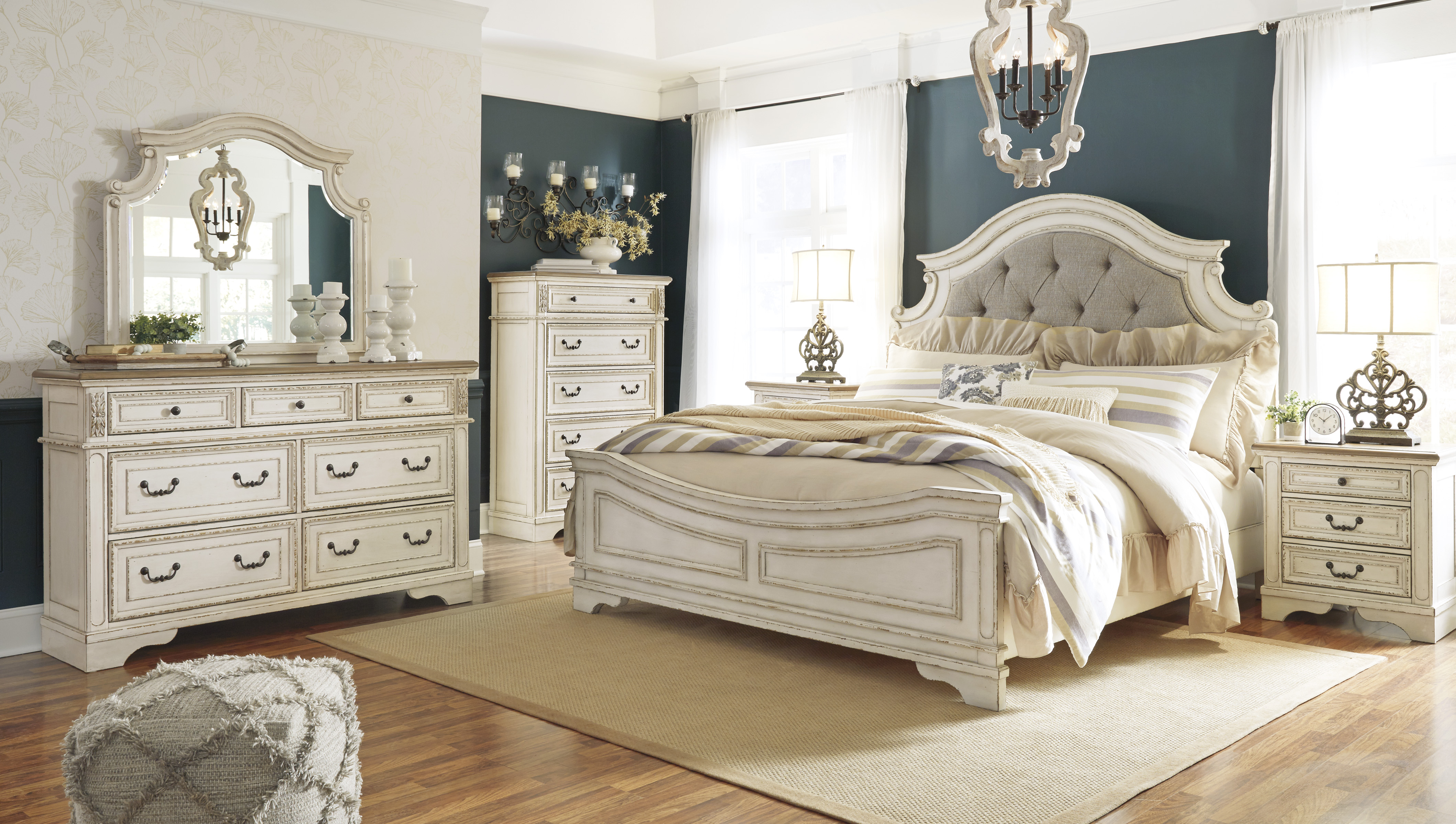 Realyn Queen Bed, Dresser & Mirror + FREE Mattress image 1